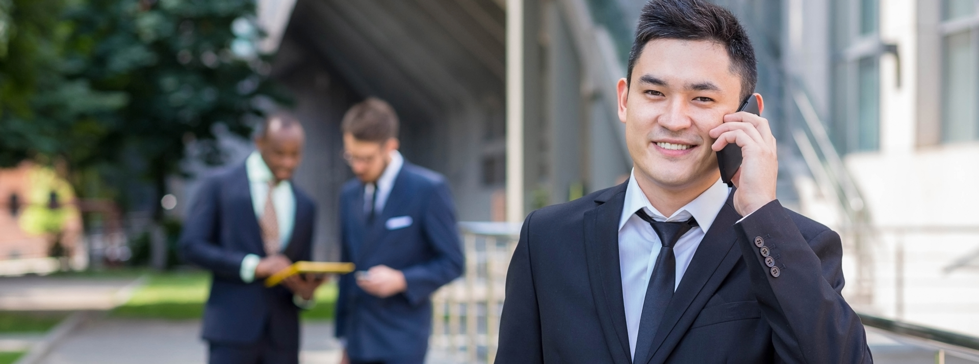 Мужчина с телефоном